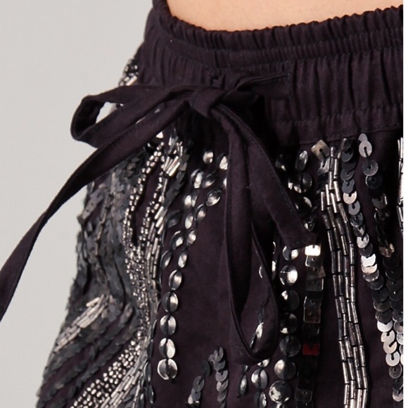 RORY BECA SEQUIN & BEADED SHORTS SIZE SMALL - Picture 2 of 8